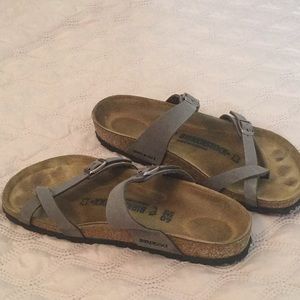 Birkenstock great condition wore 4 times .